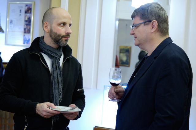 Herec Jakub Kabeš s dramaturgem Divadla F. X. Šaldy a festivalovým porotcem Jiřím Janků. Foto Michal Klíma